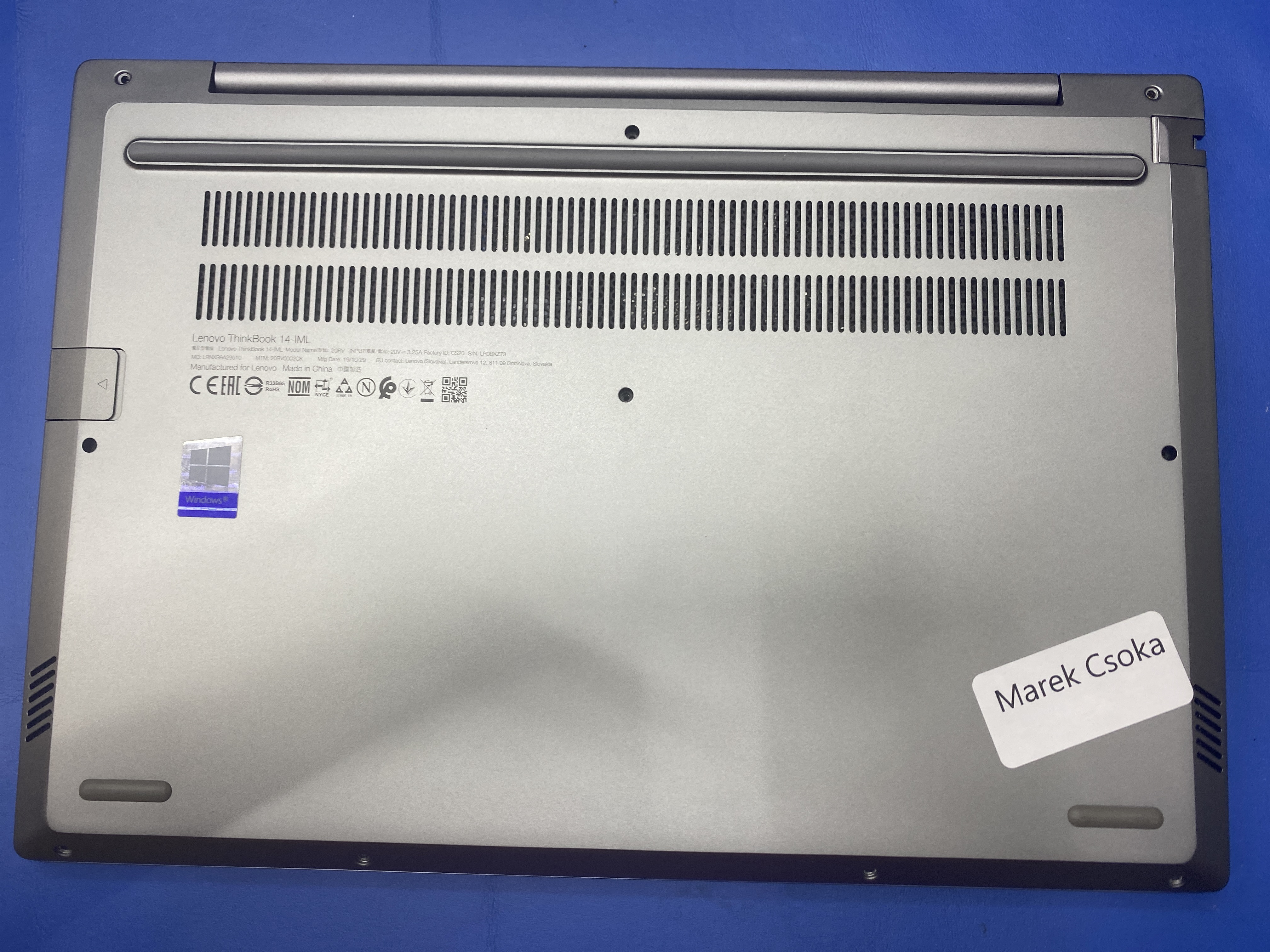 Notebook Lenovo ThinkBook pred otvorením pri opakovaných BSOD.