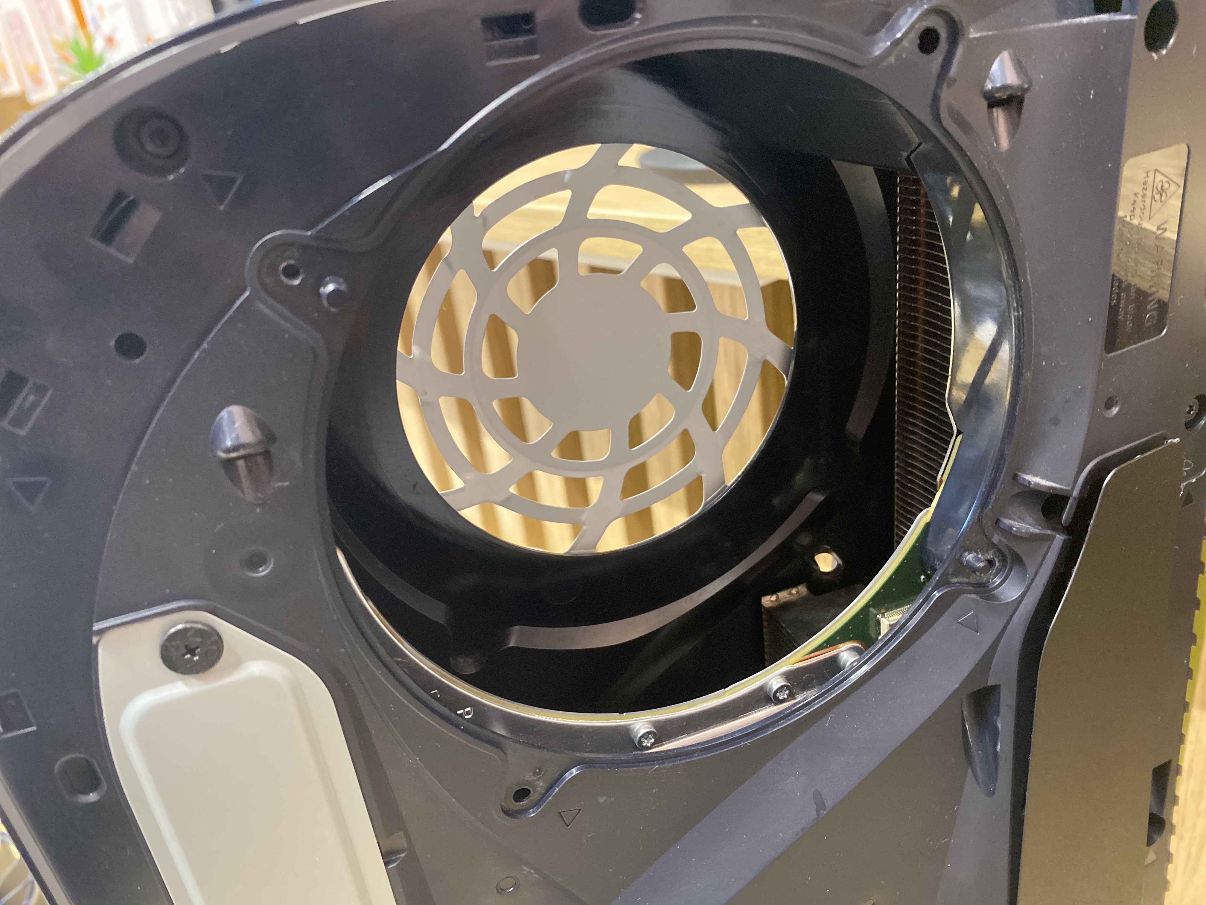 SP026410426 – Nový ventilátor osadený po potvrdení poruchy pôvodného dielu.
